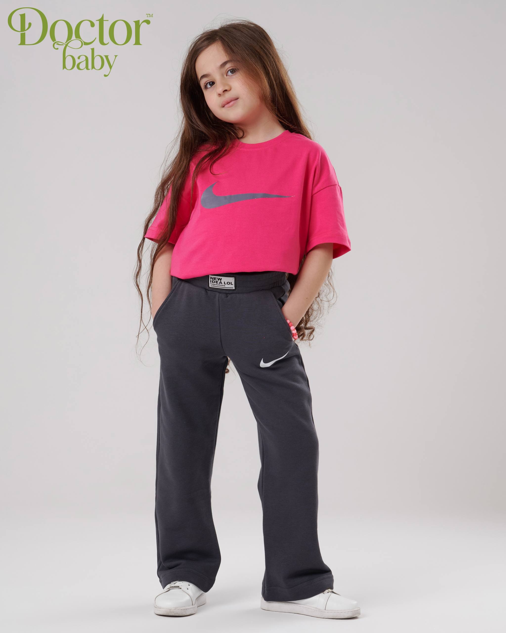 Pink & grey Nike set - Image 4